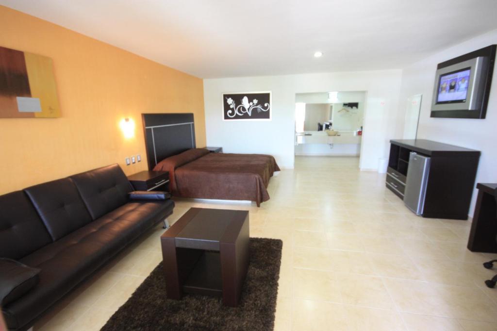 Hotel 5 Inn Silao Exterior foto